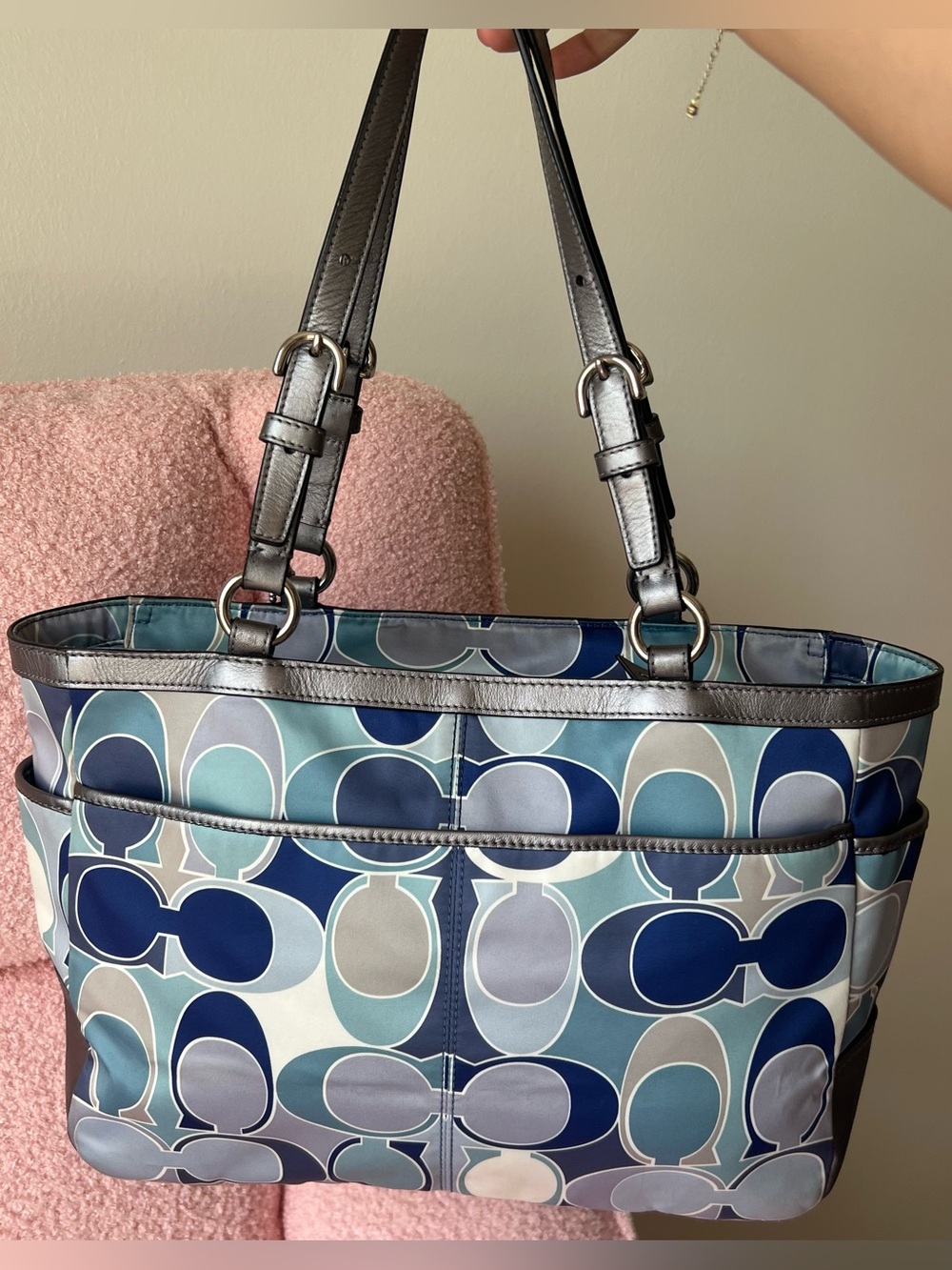 Coach Signature Gallery Scarf Print Sateen Tote - Picture 2 of 6